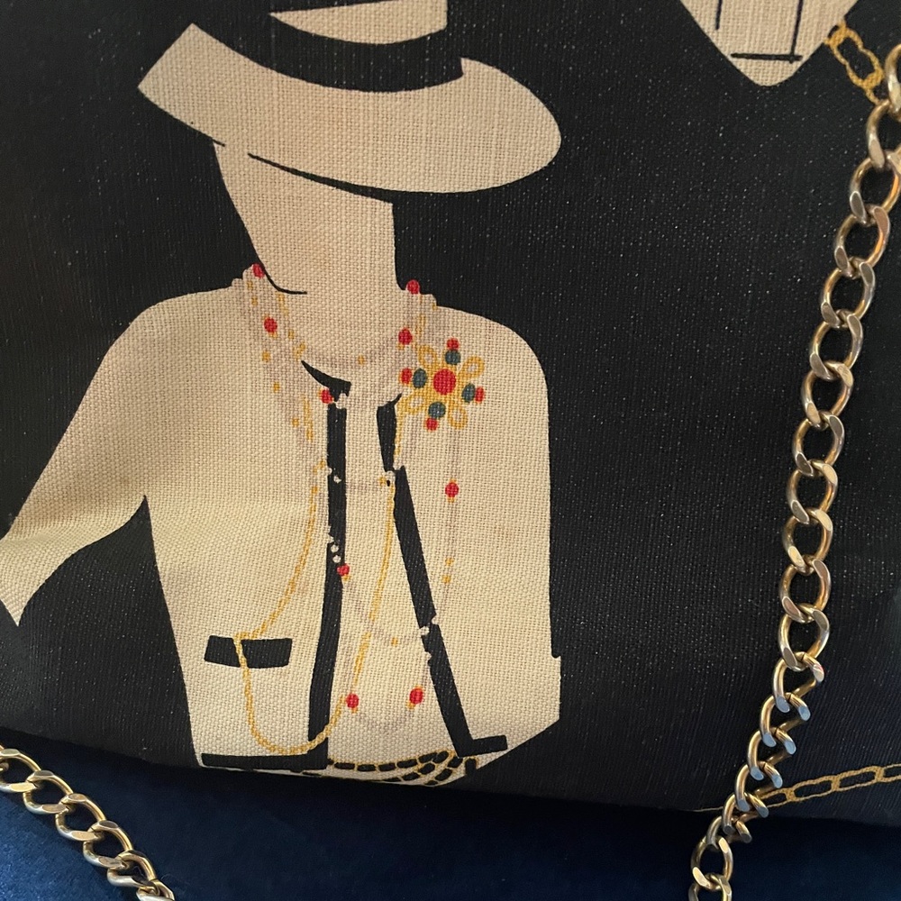 Chanel coco silhouette tote bag